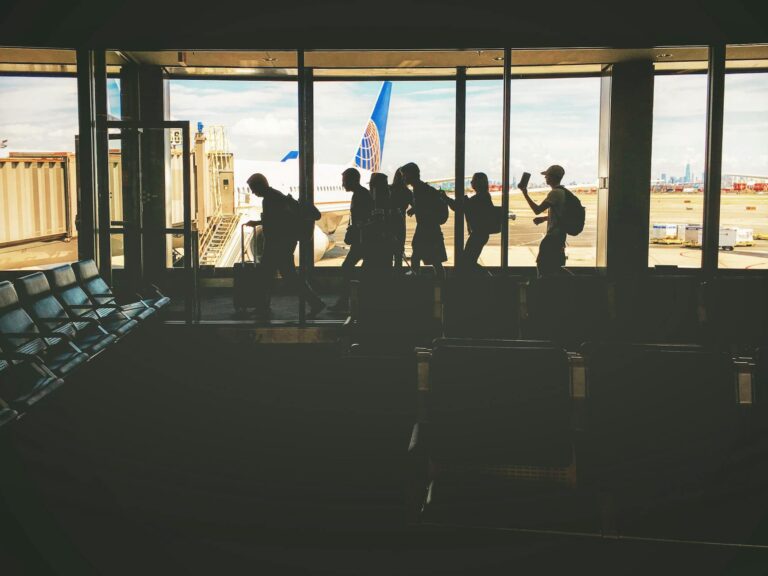 Is TSA Busy at LaGuardia Airport Today and How Long Are Security Wait Times - Featured image