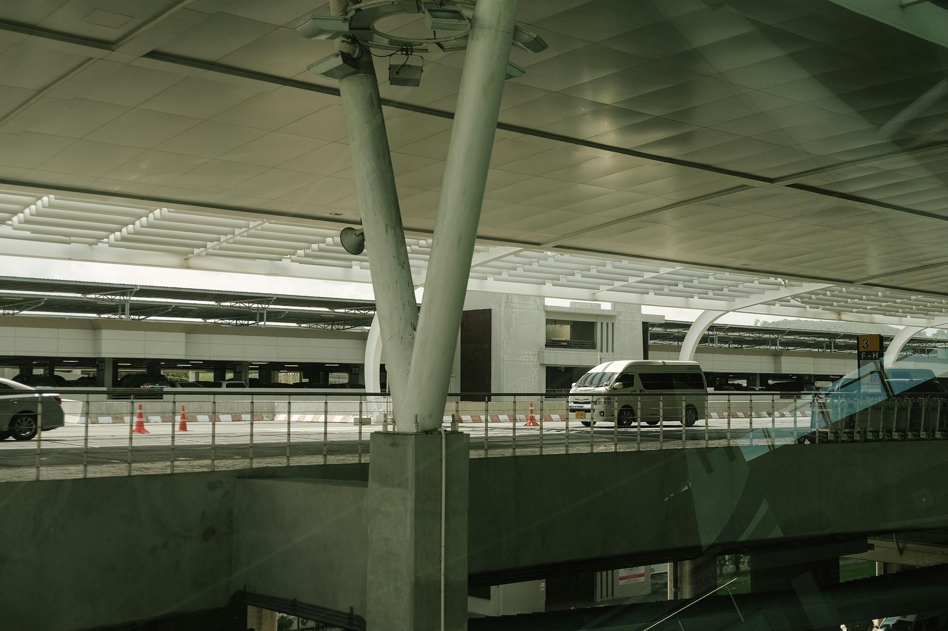 Which LAX Terminals and Checkpoints Are Fastest?