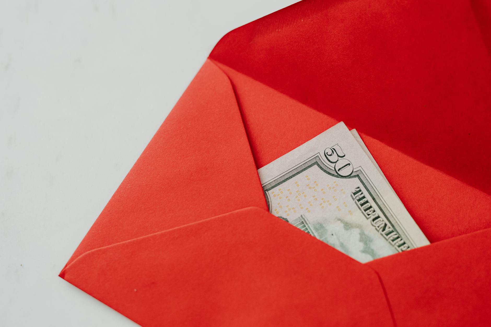 RED FLAGS THAT SEPARATE SCAMS FROM LEGITIMATE SEARCHES