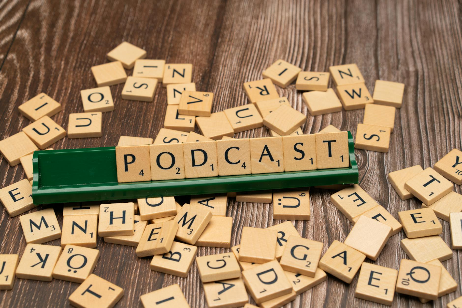 How Progressive Podcast Platforms Shape Political Communication