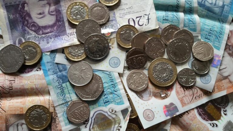 She Found $6,800 in Unclaimed Dividends From Stock Her Grandmother Bought in the 1970s - Featured image