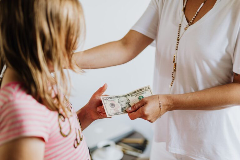 How Families Can Find Unclaimed Money After a Loved One Dies - Featured image